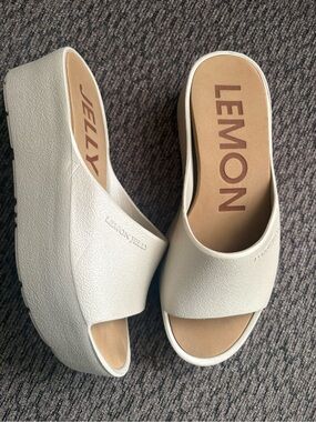 Lemon Jelly Sunny Platform Slides Sandals in Beige Women’s 7